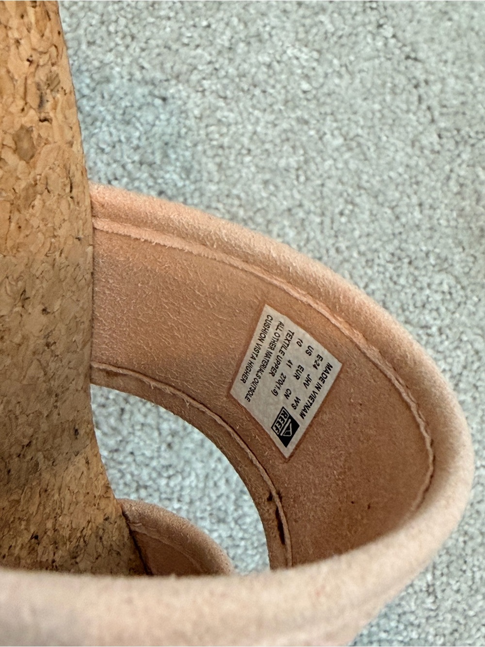 REEF Cushion Vista Higher Women's Platform Sandals in Cameo Rose, size 10 - Picture 4 of 6